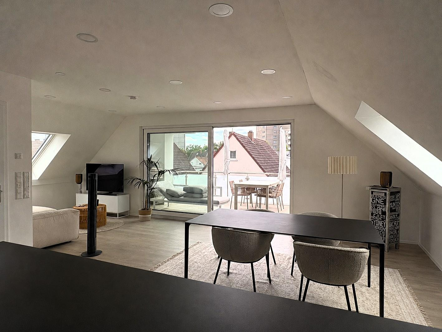 Moderne 4-Zimmer-Dachgeschosswohnung mit Loggia, TG-Stellplatz & Wallbox – Energieklasse A+ – Spessartstraße 36, 63128 Dietzenbach(Steinberg) – Vorschaubild 3