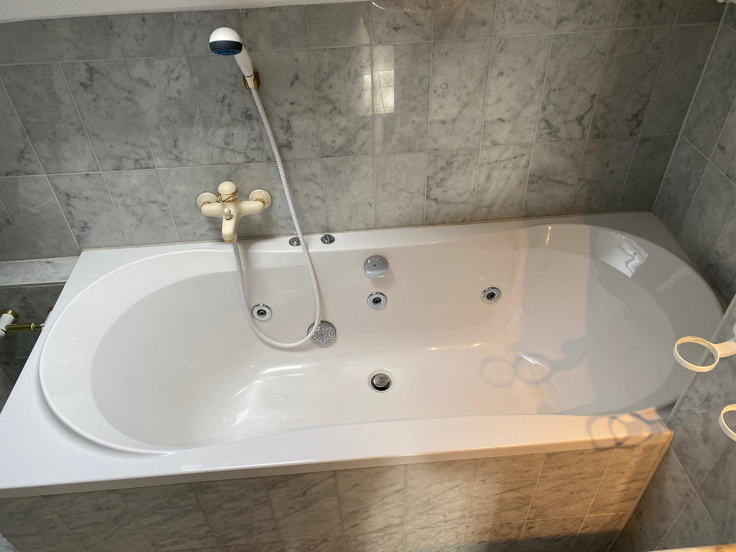 Wohnung mit Seesicht, Garten und Pool – Am Blütenhang 10, 78351 Bodmann-Ludwigshafen(Ludwigshafen am Bodensee) – Vorschaubild 7