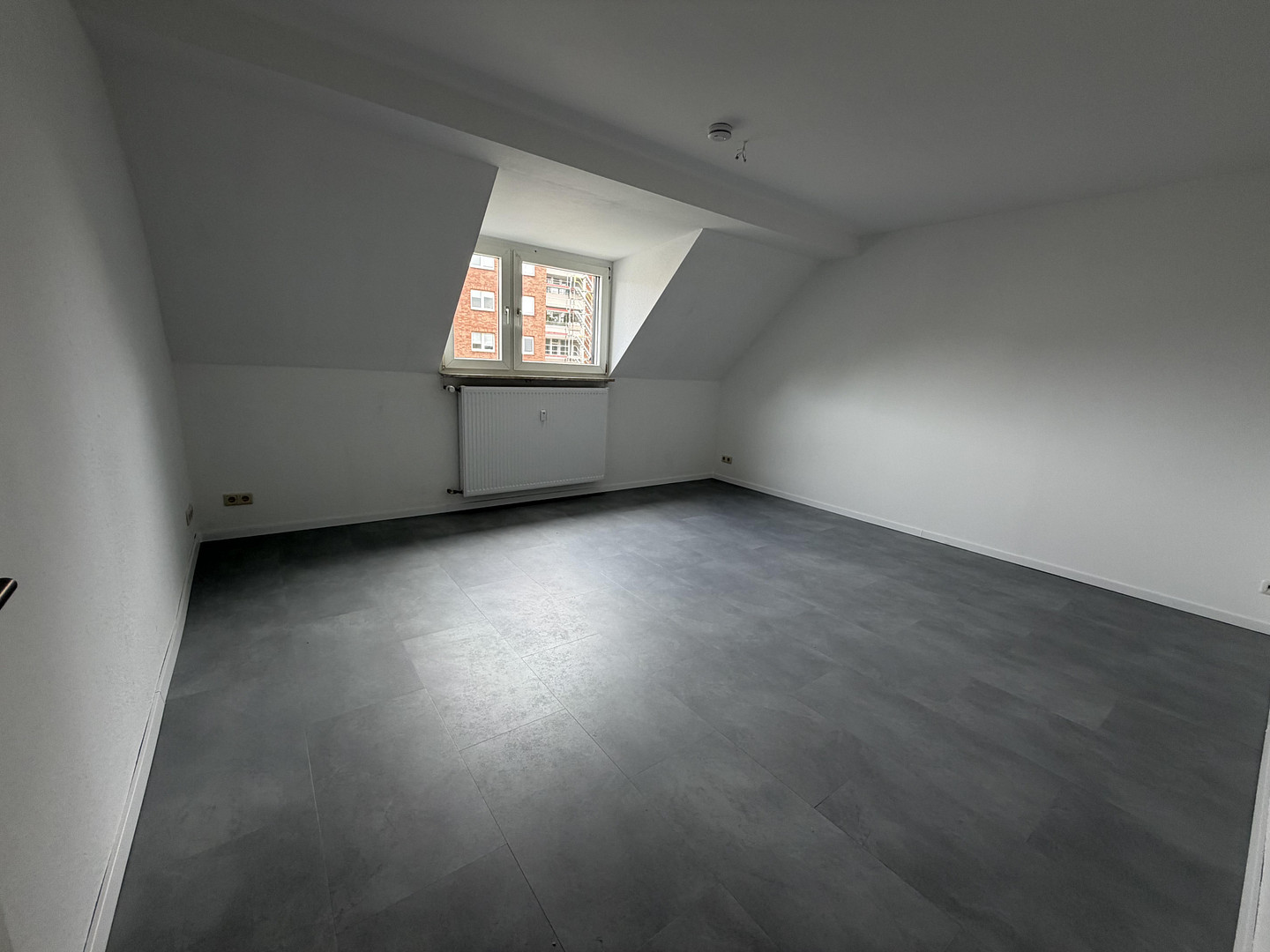 Hoch hinaus - Leben mit Charakter, 3-Zimmer-Wohnung in zentraler Lage – Von-der-Mark-Str. 37, 47137 Duisburg(Mittelmeiderich) – Vorschaubild 3