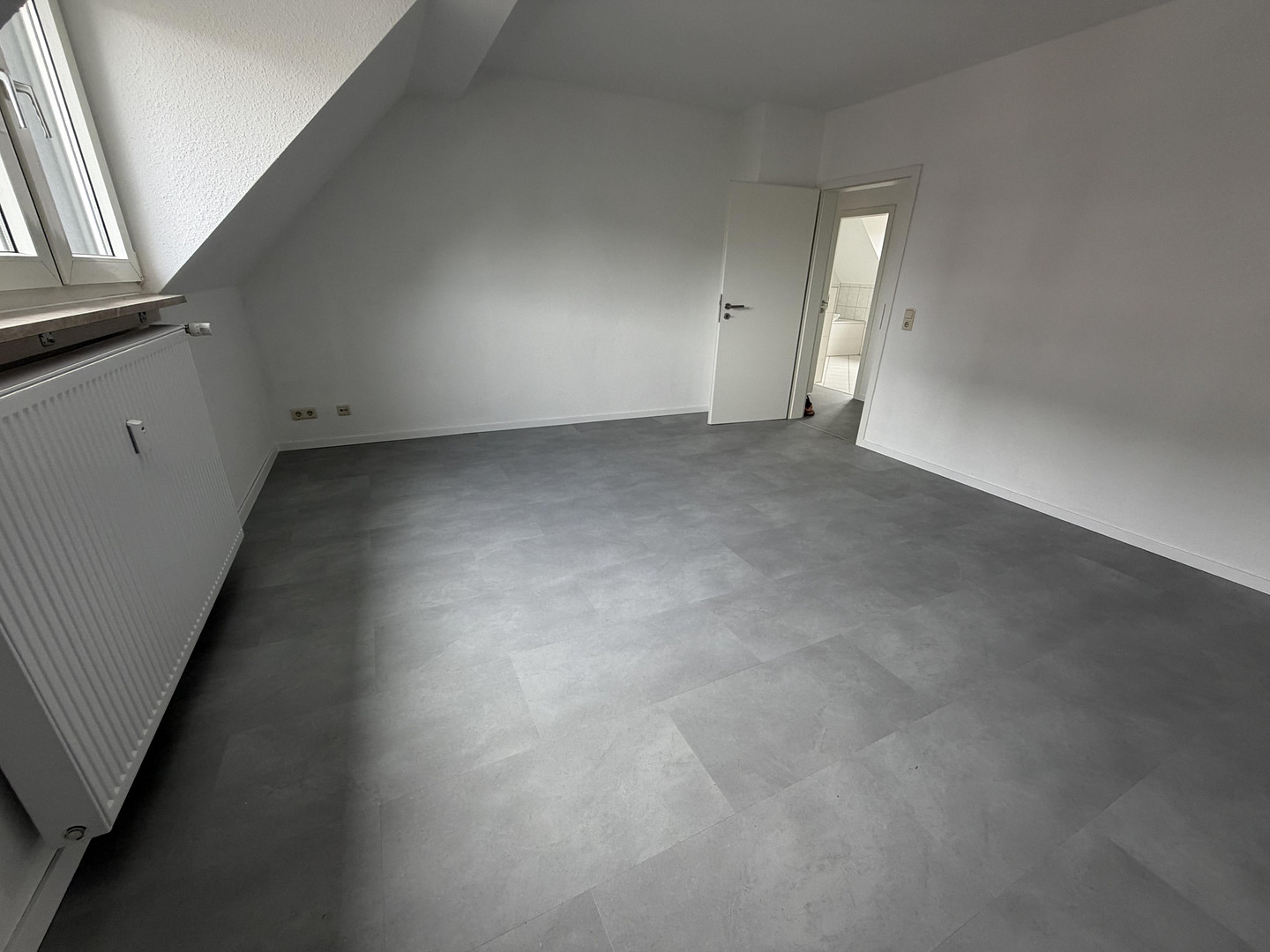 Hoch hinaus - Leben mit Charakter, 3-Zimmer-Wohnung in zentraler Lage – Von-der-Mark-Str. 37, 47137 Duisburg(Mittelmeiderich) – Vorschaubild 4