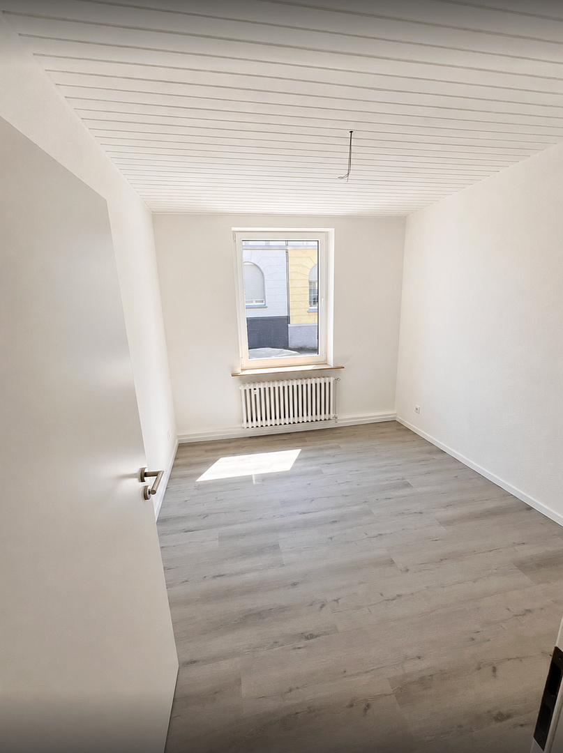 Schöne 5- Zimmerwohnung mit privatem Garten – Kyffhäuser Sr. 17, 41061 Mönchengladbach(Innenstadt) – Vorschaubild 3