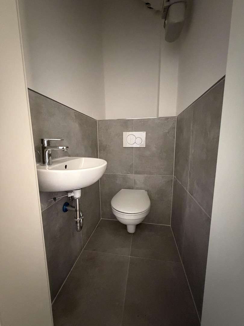 Erstbezug nach Kernsanierung | 3 Zimmer | Große Wohnküche | Loggia | WG-geeignet – Manteuffelstr. 3, 45138 Essen(Südostviertel) – Vorschaubild 4