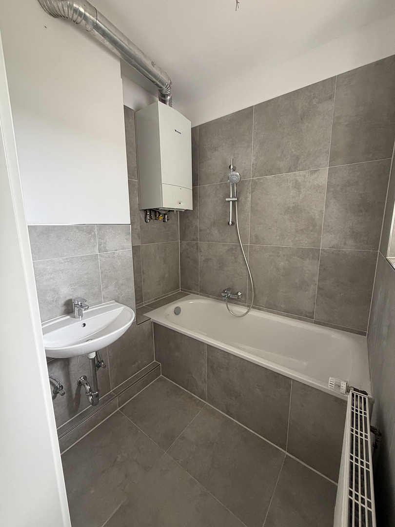 Erstbezug nach Kernsanierung | 3 Zimmer | Große Wohnküche | Loggia | WG-geeignet – Manteuffelstr. 3, 45138 Essen(Südostviertel) – Vorschaubild 3