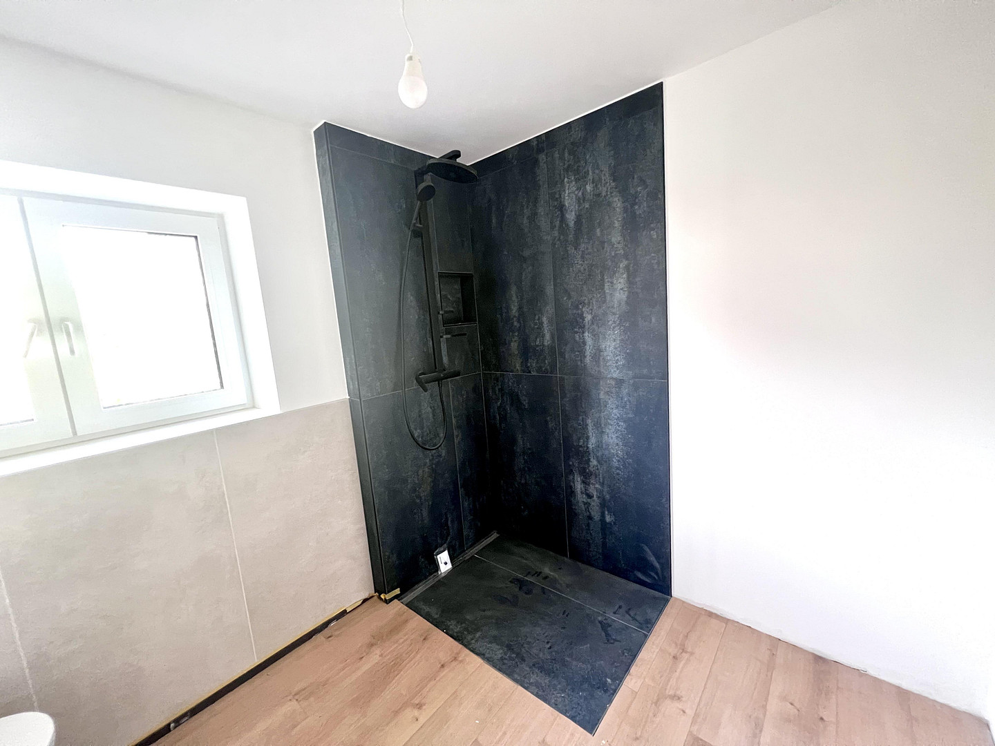 Erstbezug Möhringen: Stilvolle 3,5-Zi.-Etagenwohnung mit Kamin, Balkon & Garten – Im Schießgärtle 17, 70567 Stuttgart(Möhringen) – Vorschaubild 11