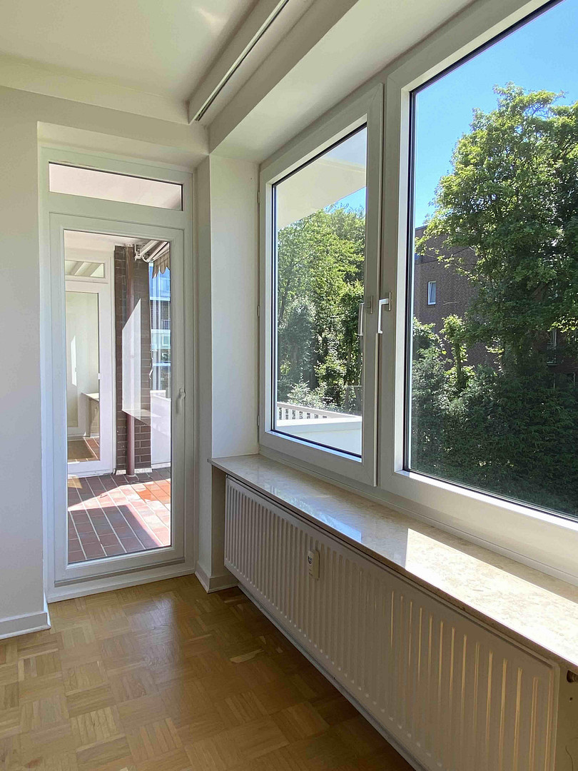 Lichtdurchflutete Wohnung mit großem Balkon und TG-Stellplatz – Hamburg(Sülldorf) – Vorschaubild 3