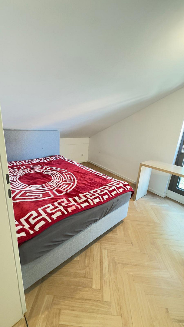 ab 01.08. möblierte 2-Zimmer-Dachgeschoß-Mietwohnung in München-Perlach – Stümpflingstraße 5, 81549 München(Altperlach) – Vorschaubild 12