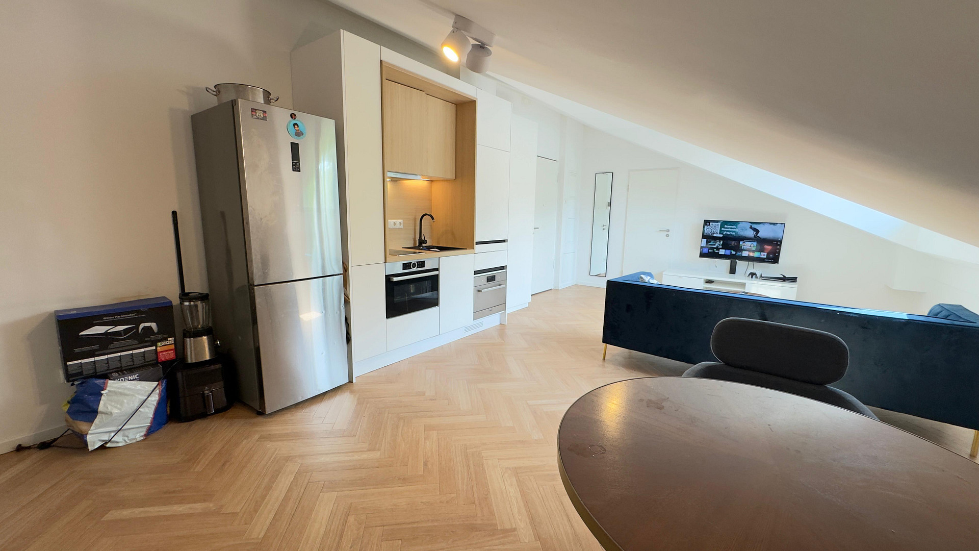 ab 01.08. möblierte 2-Zimmer-Dachgeschoß-Mietwohnung in München-Perlach – Stümpflingstraße 5, 81549 München(Altperlach) – Vorschaubild 11