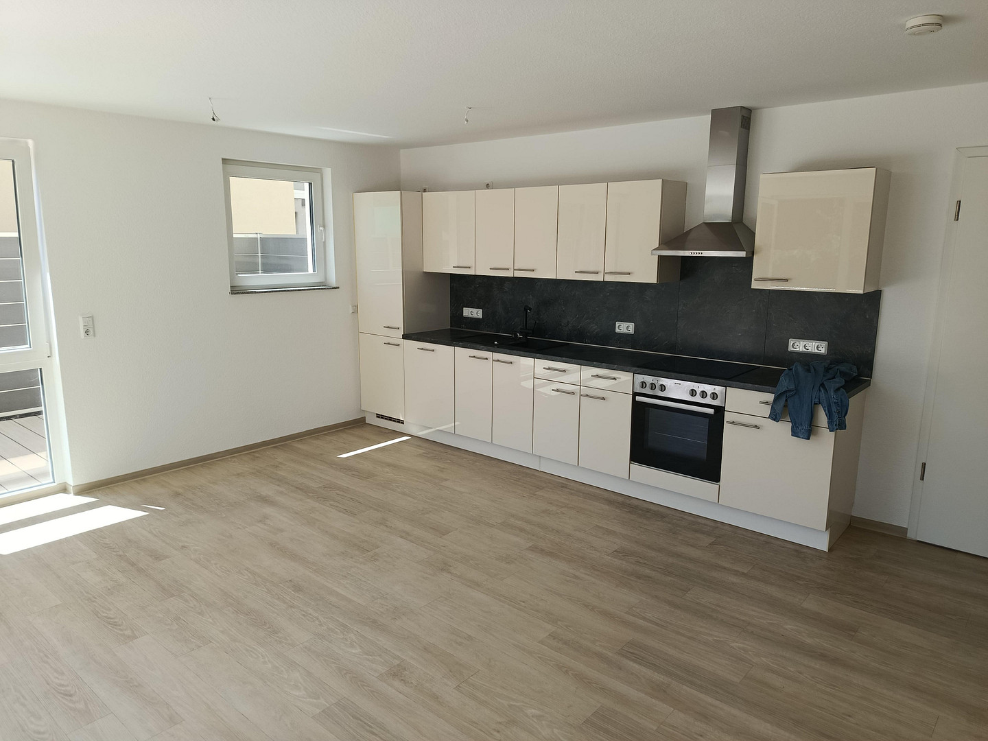 Helle 3-Zimmer Wohnung mit großzügiger Terrasse in Wiesbaden-Dotzheim – Felsenstraße 45, 65199 Wiesbaden – Vorschaubild 3