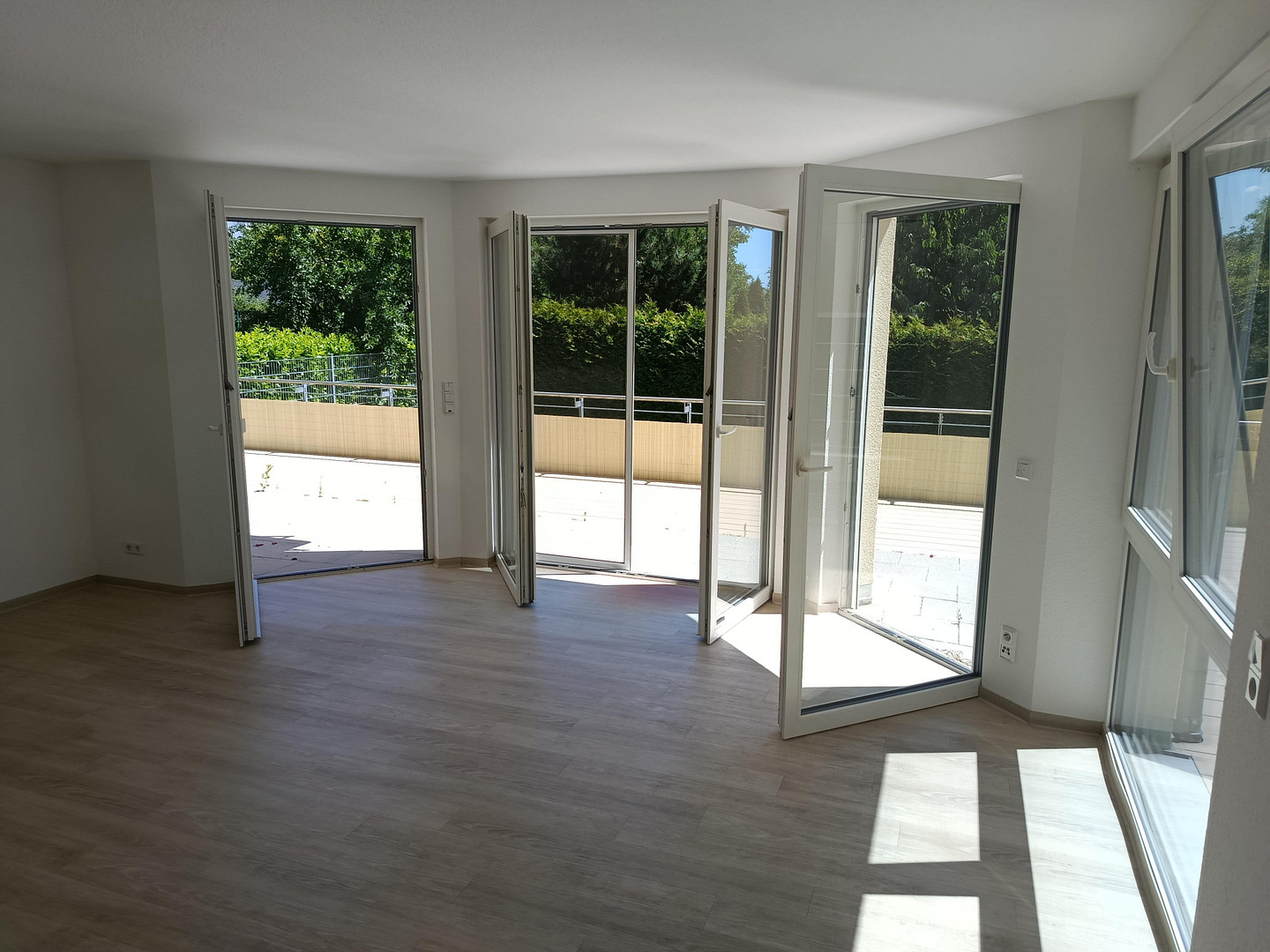 Helle 3-Zimmer Wohnung mit großzügiger Terrasse in Wiesbaden-Dotzheim – Felsenstraße 45, 65199 Wiesbaden – Vorschaubild 6