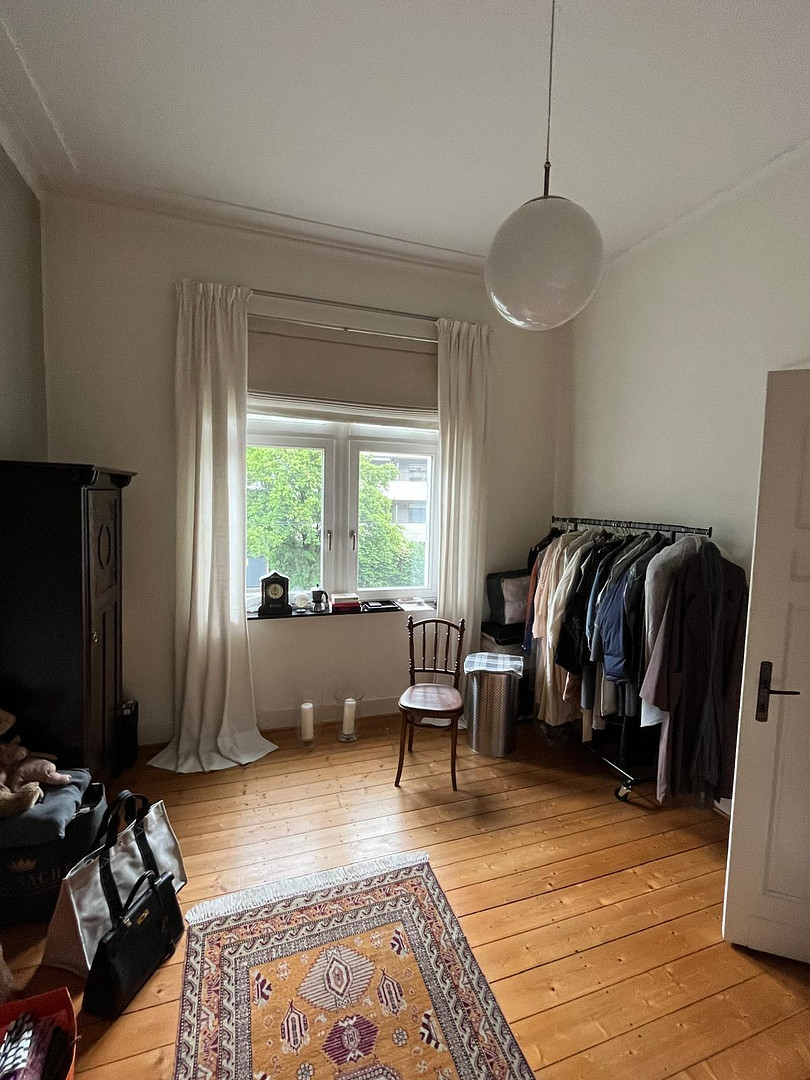 Lichtdurchflutete 4-Zimmer-Altbauwohnung mit zwei Balkonen in schöner Hoflage von Grafenberg – Ludenberger Straße 11, 40629 düsseldorf(Grafenberg) – Vorschaubild 6