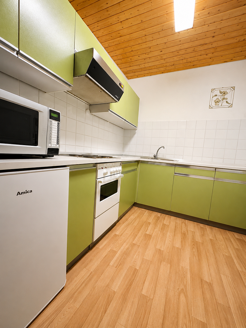 Gemütliche 1,5-Zimmer-Wohnung mit Balkon, Einbauküche & Stellplatz in Bad Teinach-Zavelstein – Silcherstraße 9, 75385 Bad Teinach - Zavelstein(Sommenhardt) – Vorschaubild 3