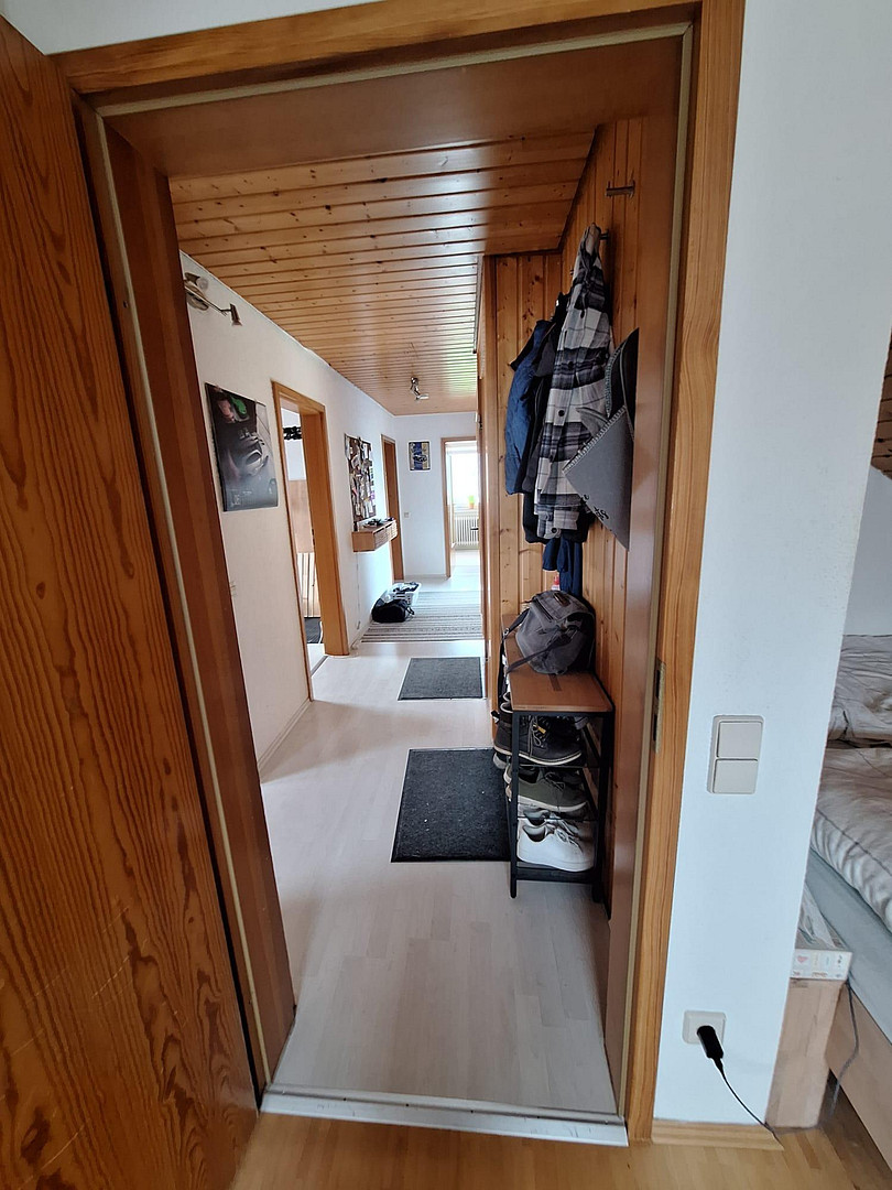 Gemütliche Dachgeschosswohnung 4 Zimmer mit Einbauküche in ruhiger Wohngegend – 71720 Gronau – Vorschaubild 4