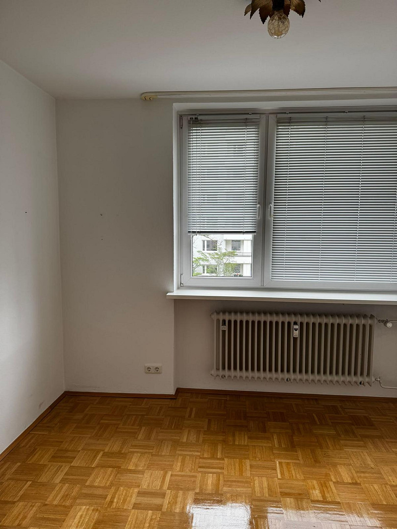 Lichtdurchflutete 3 Zi. K, Bad + WC – Denninger Str., 81927 München(Englschalking) – Vorschaubild 7