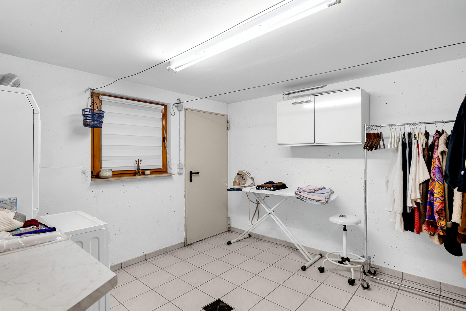 Grundsolides Zweifamilienhaus in Berglage: 223 m² Weite, absolute Privatsphäre und clevere Technik – Crailsheim(Wittau) – Vorschaubild 28