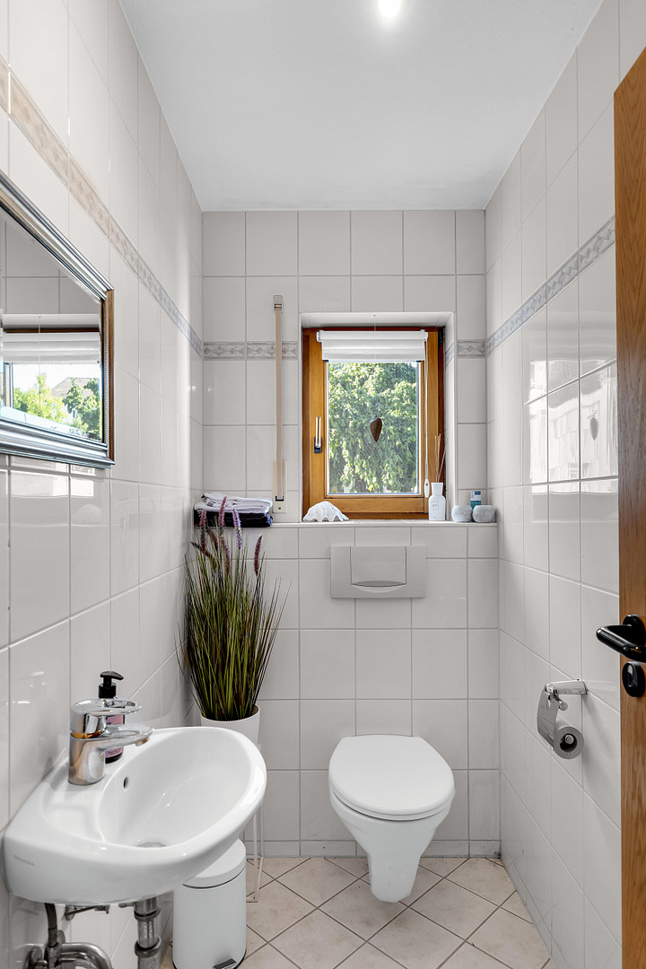 Grundsolides Zweifamilienhaus in Berglage: 223 m² Weite, absolute Privatsphäre und clevere Technik – Crailsheim(Wittau) – Vorschaubild 13