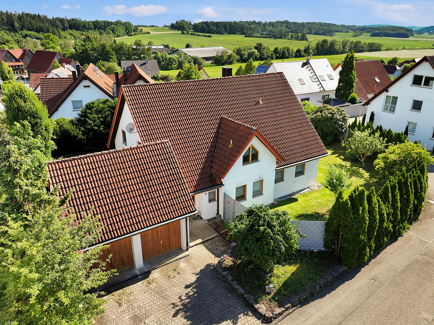 Grundsolides Zweifamilienhaus in Berglage: 223 m² Weite, absolute Privatsphäre und clevere Technik – Crailsheim(Wittau) – Vorschaubild 4