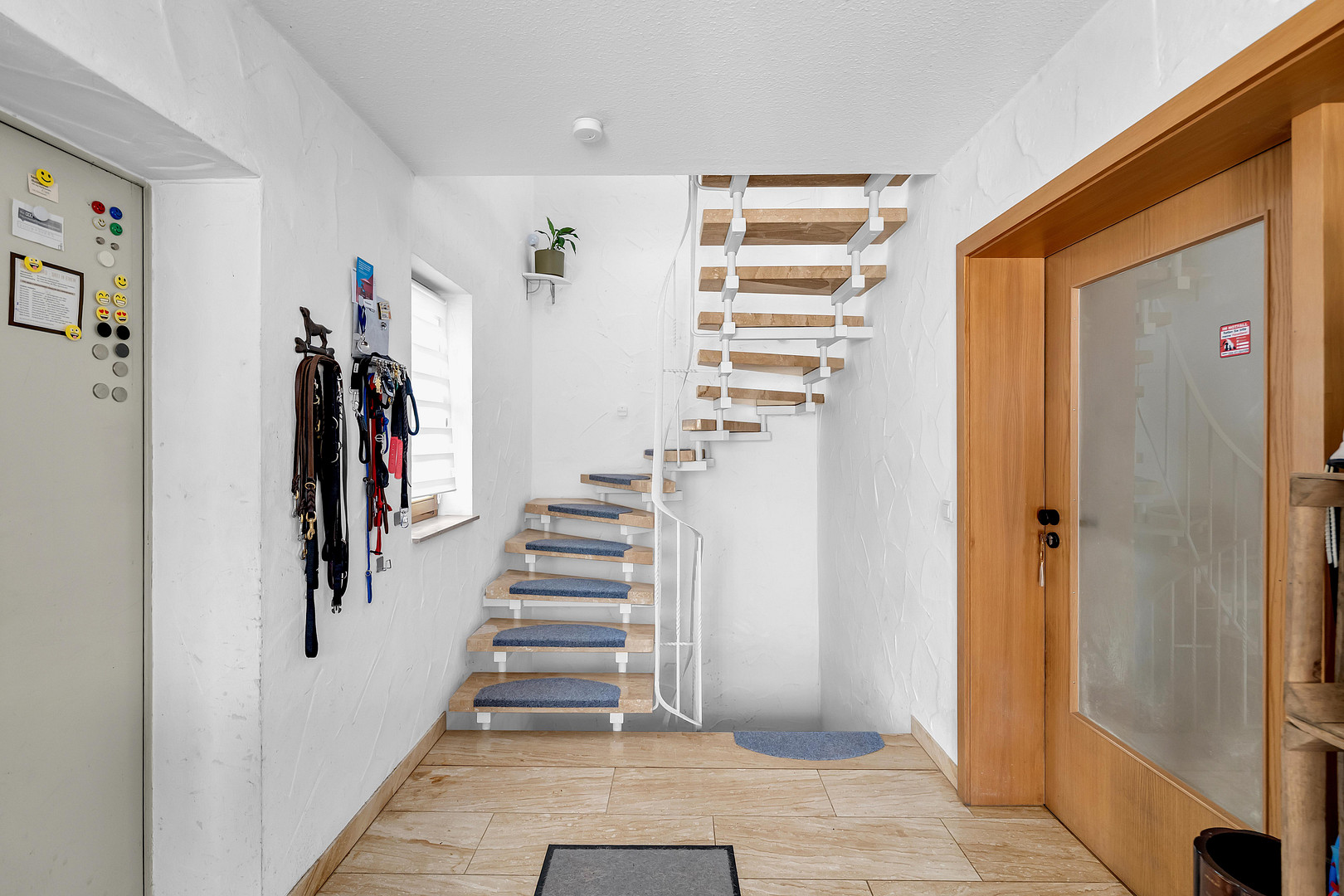 Grundsolides Zweifamilienhaus in Berglage: 223 m² Weite, absolute Privatsphäre und clevere Technik – Crailsheim(Wittau) – Vorschaubild 15