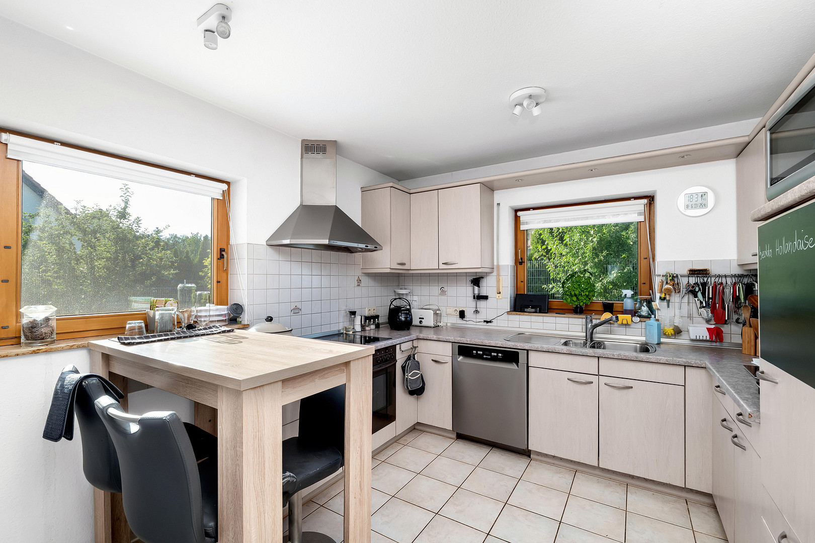 Grundsolides Zweifamilienhaus in Berglage: 223 m² Weite, absolute Privatsphäre und clevere Technik – Crailsheim(Wittau) – Vorschaubild 10