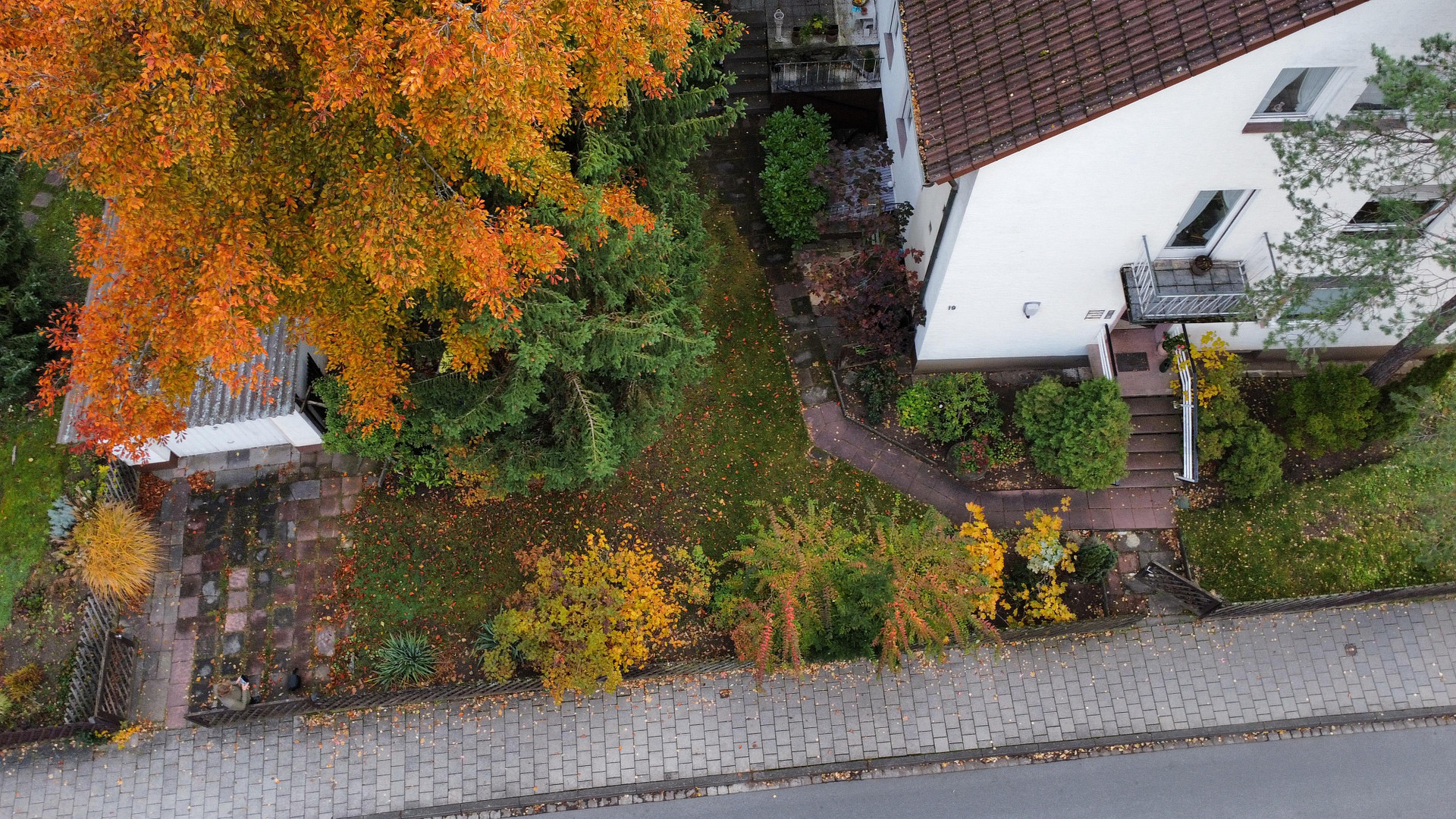 Mehrfamilienhaus mit 3 Wohnungen, Garage und Garten – 91058 Erlangen – Vorschaubild 16