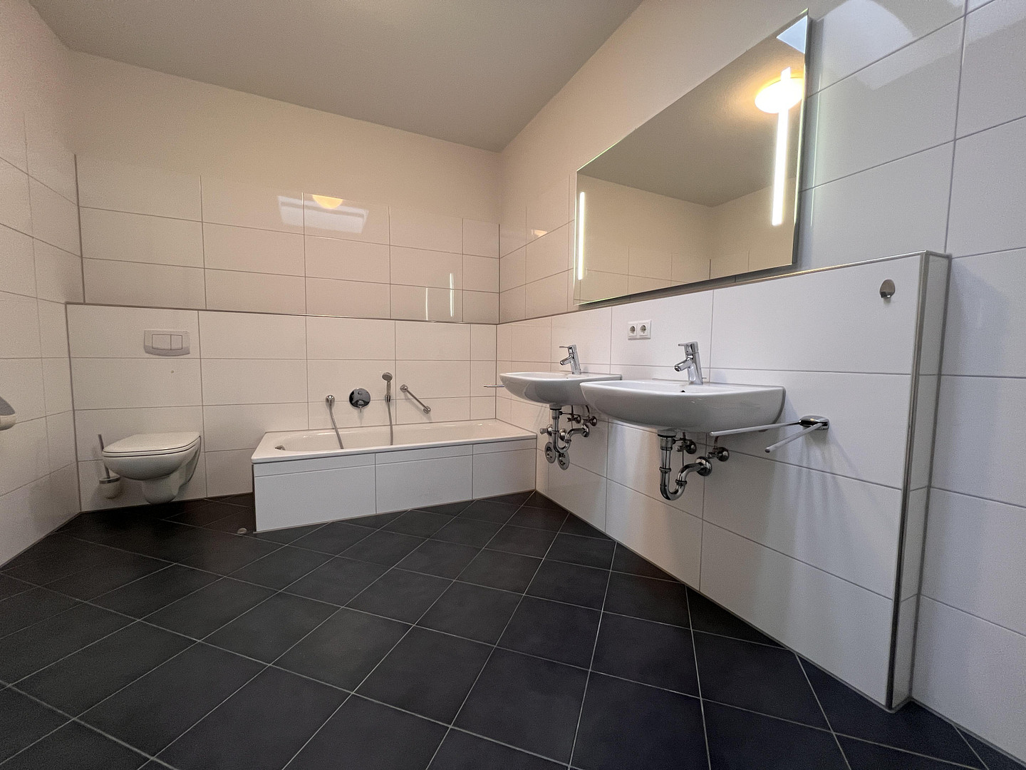 Saniertes 3-Familienhaus am Sommerhofenpark: Top-Rendite & enormes Potenzial! – Sommerhofenstraße 2, 71067 Sindelfingen – Vorschaubild 23