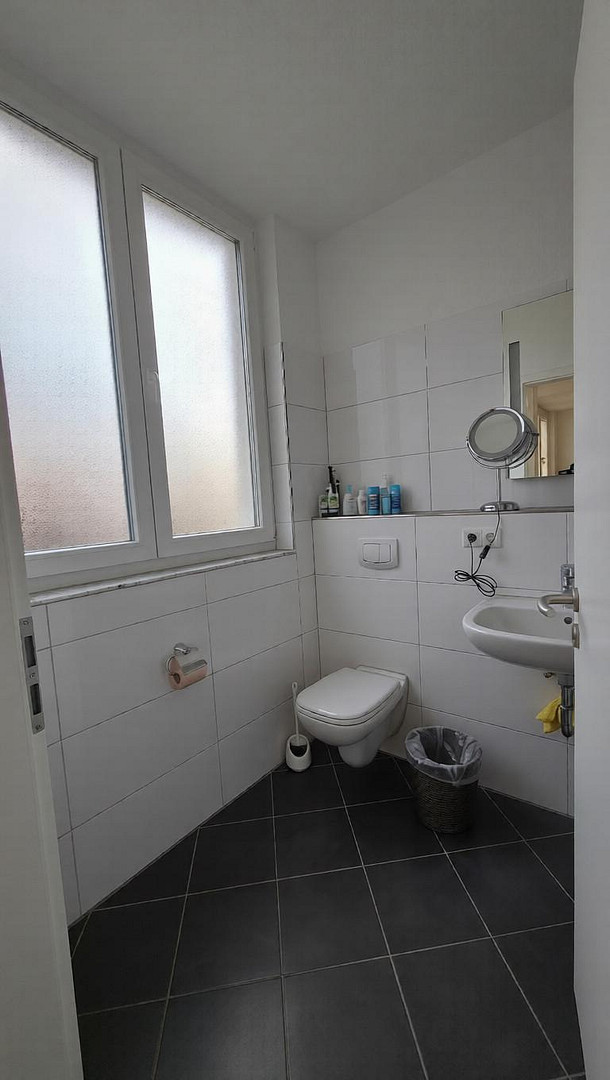 Saniertes 3-Familienhaus am Sommerhofenpark: Top-Rendite & enormes Potenzial! – Sommerhofenstraße 2, 71067 Sindelfingen – Vorschaubild 9