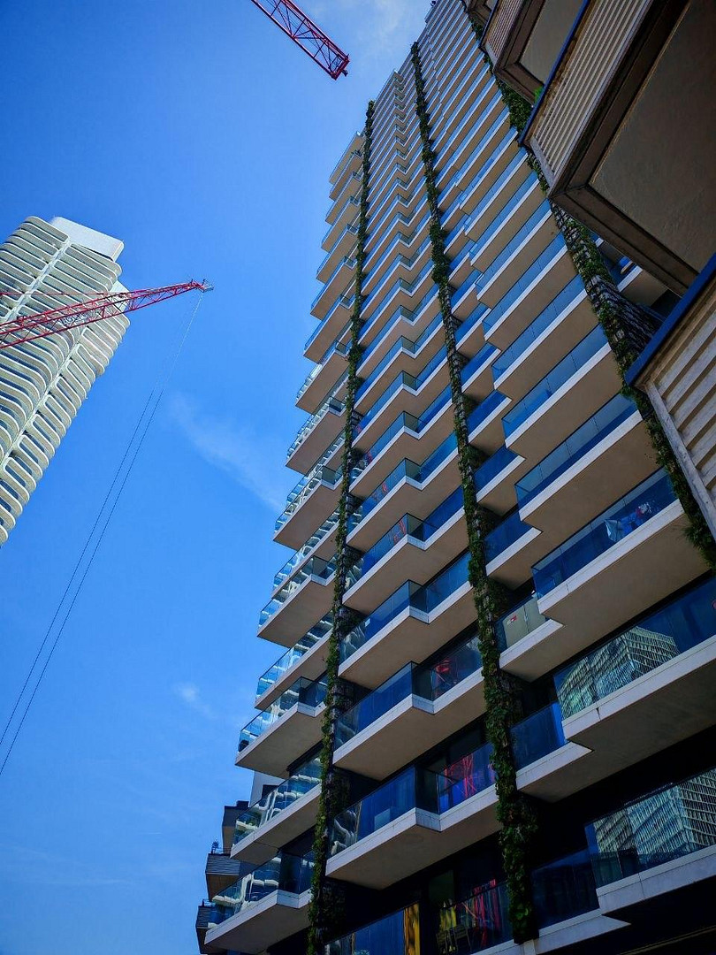 EDEN Tower Frankfurt: Exklusives 2-Zimmer-Apartment im 23. OG mit Skyline-Blick und Balkon – Foto 10