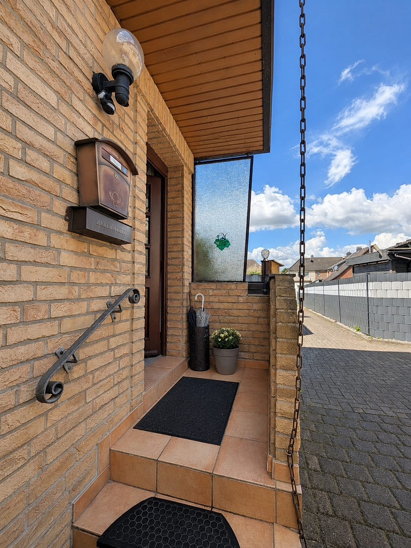 Gemütliches Reihenendhaus mit großem Garten, Terrasse, Garage und viel Nutzfläche – Bechsteinstraße 52, 45883 Gelsenkirchen – Vorschaubild 3