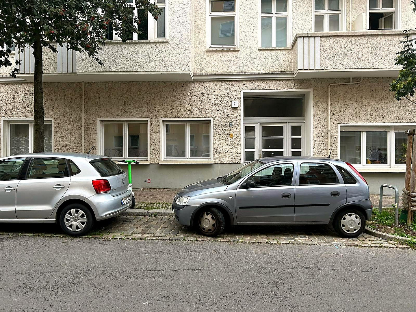Hochwertig sanierte 1 Zimmer Altbauwohnung mit Loftcharakter Nähe U Bahn Station Frankfurter Tor – Berlin(Friedrichshain) – Vorschaubild 12