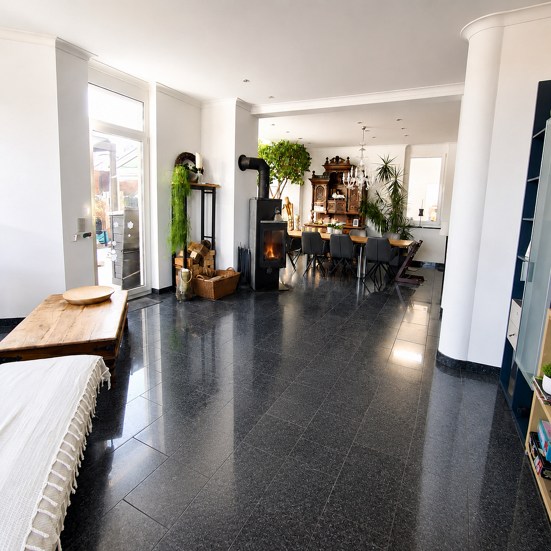 Wohnhaus mit vermieteten Gewerbeeinheiten – attraktive Kombination aus Wohnen und Rendite – Ettlingen(Schöllbronn) – Vorschaubild 3