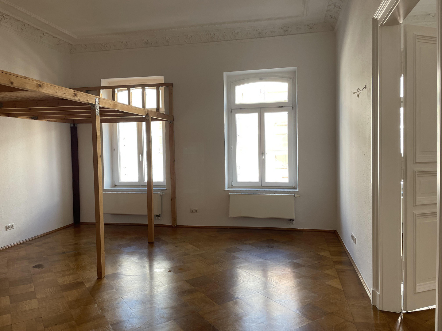 Elegant 5-Room Historic Apartment with 16 m² Sunny Balcony – Available from 01 September 2026 – Dufourstrasse 4, 4107 Leipzig(Zentrum) – Vorschaubild 6