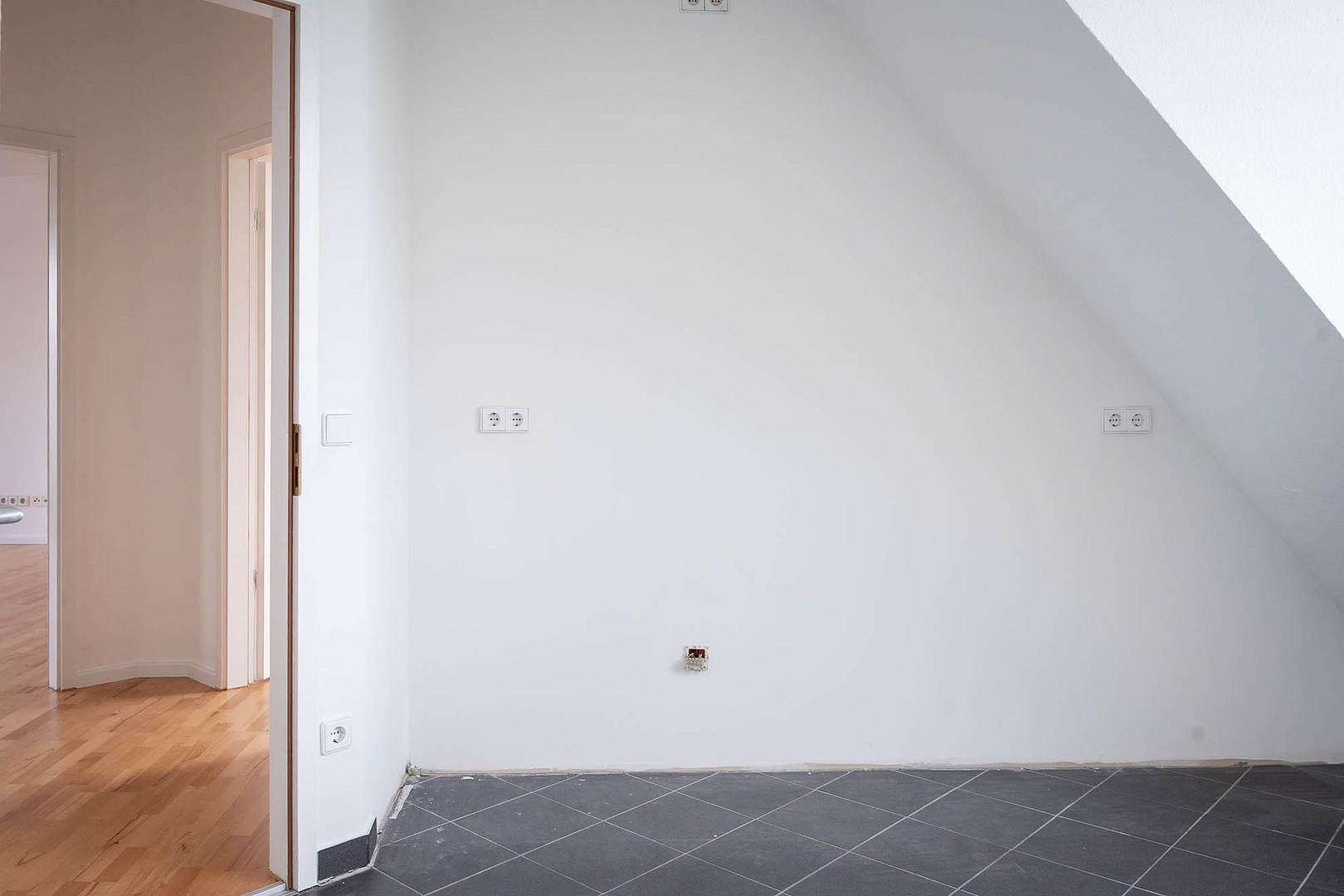 Perfekte Dachgeschosswohnung nahe Tegler See, U-Bahn und Fußgängerzone – Berlin(Tegel) – Vorschaubild 13