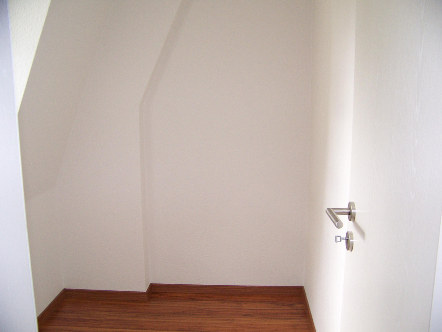 Attraktive Wohnung im Zentrum von Dresden *provisionsfrei* zum Vermieten oder für Eigenbedarf – Alfred-Althus-Straße 2a, 1067 Dresden(Altstadt) – Vorschaubild 3