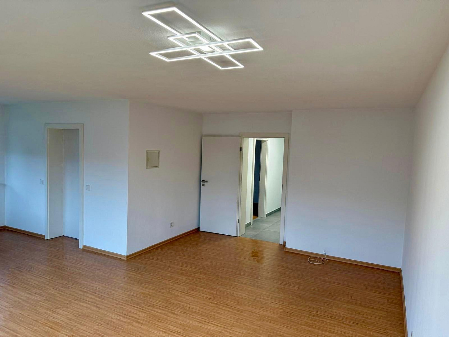 Renovierte 2-Zimmer-Wohnung mit Balkon&Tiefgarage(Erbpacht) – Südliche Ringstraße 49, 85053 Ingolstadt – Vorschaubild 12