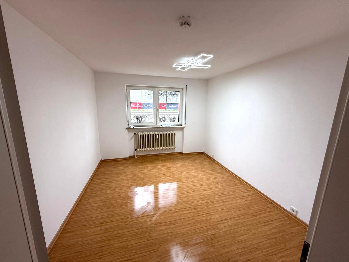 Renovierte 2-Zimmer-Wohnung mit Balkon&Tiefgarage(Erbpacht) – Südliche Ringstraße 49, 85053 Ingolstadt – Vorschaubild 9