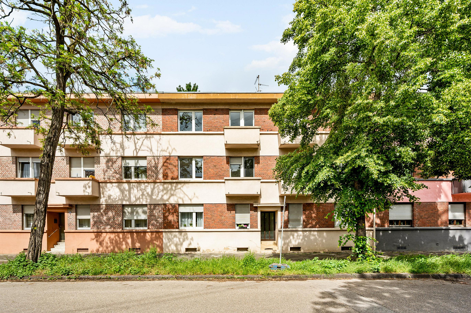 Gepflegtes Mehrfamilienhaus mit Ausbaupotential in Mannheim – Aufeldstraße 8, 68199 Mannheim(Neckarau) – Vorschaubild 2