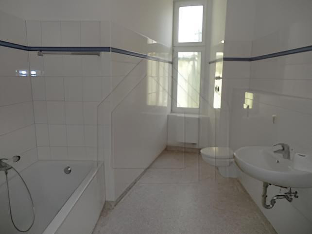 Altbauflair in Wilmersdorf: Saniertes 2,5-Zimmer-Apartment – Seesener Straße 53, 10711 Berlin(Halensee) – Vorschaubild 3