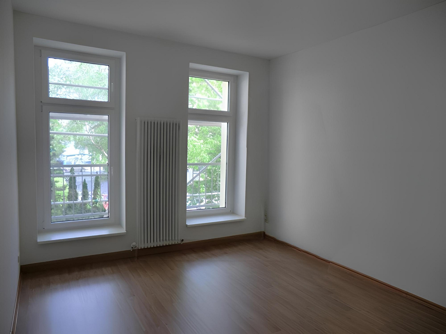 Altbauflair in Wilmersdorf: Saniertes 2,5-Zimmer-Apartment – Seesener Straße 53, 10711 Berlin(Halensee) – Vorschaubild 2
