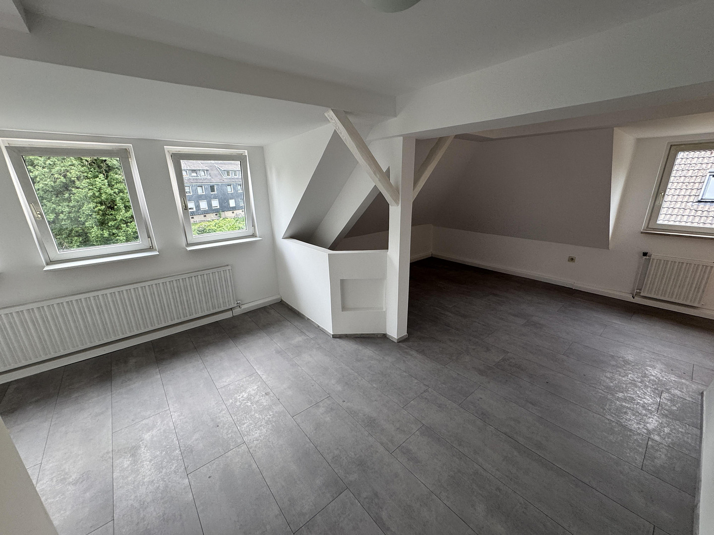 ERSTBEZUG AM HAHNERBERG: 2-3 ZIMMER WOHNUNG WHG