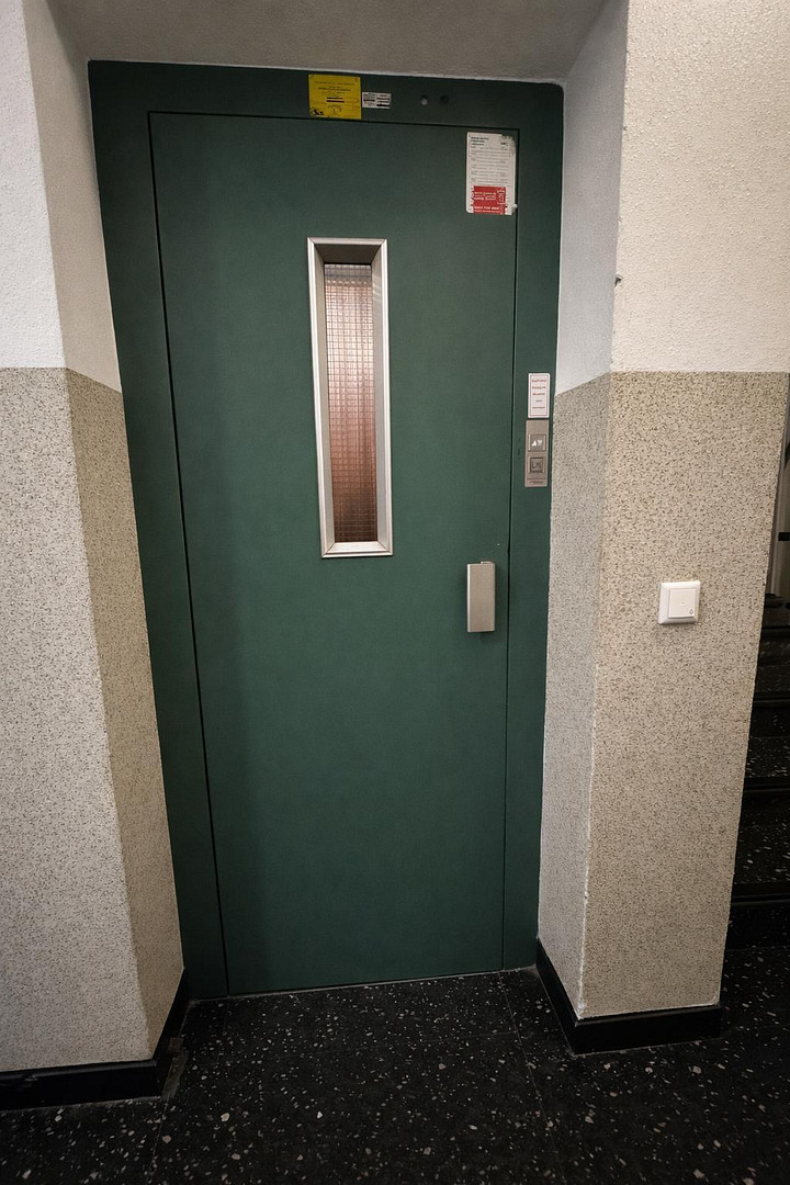 Helle 2 Zi Whg mit Aufzug, direkt am Fürstenplatz **Ohne Makler** – Düsseldorf(Friedrichstadt) – Vorschaubild 9