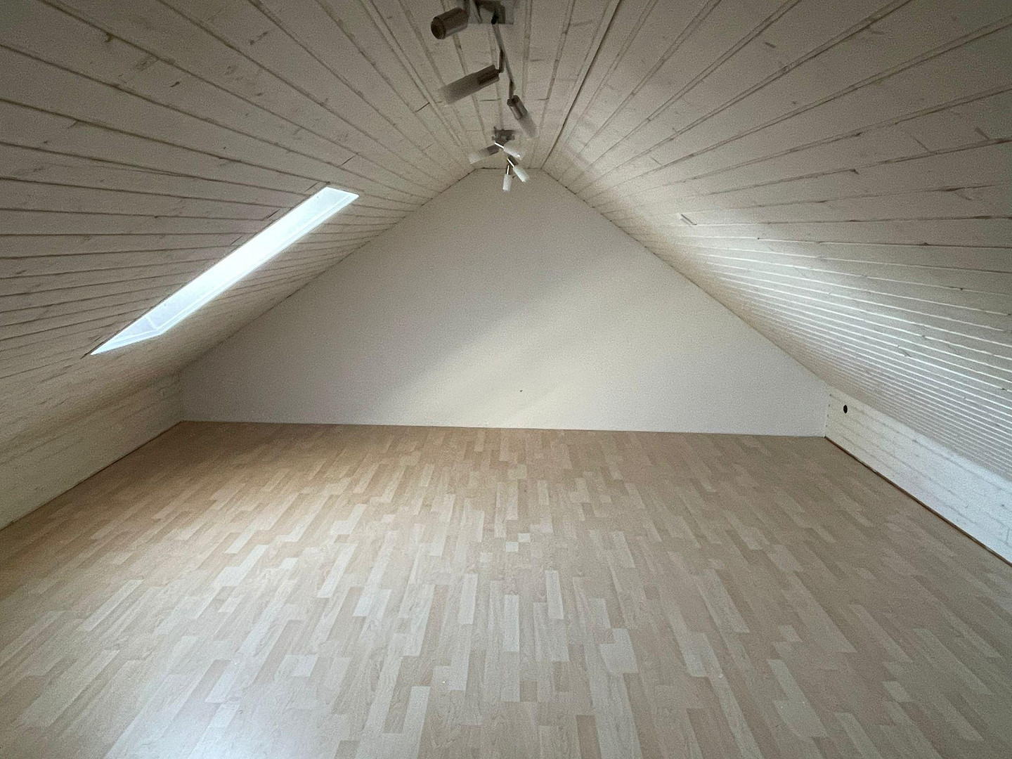 2-Zimmer Dachgeschosswohnung Ingolstadt-Etting 65 m² mit TG + Dachterasse – Meisenweg 34, 85055 Ingolstadt Etting(Etting) – Vorschaubild 9