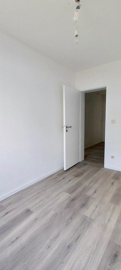 Von privat - schöne 3-Zi.-Whg. + Garten + Terrasse in Paderborn Schloß Neuhaus, ruhige + tolle Lage – Paderborn OT Schloß Neuhaus(Schloß Neuhaus) – Vorschaubild 16