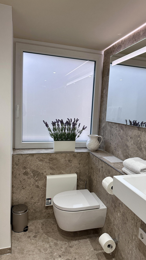 NEU saniert: Möblierte Wohnung Citylage, Einbauküche, Parkett, WLAN – Oberbilker Allee 39, 40215 Düsseldorf(Friedrichstadt) – Vorschaubild 3