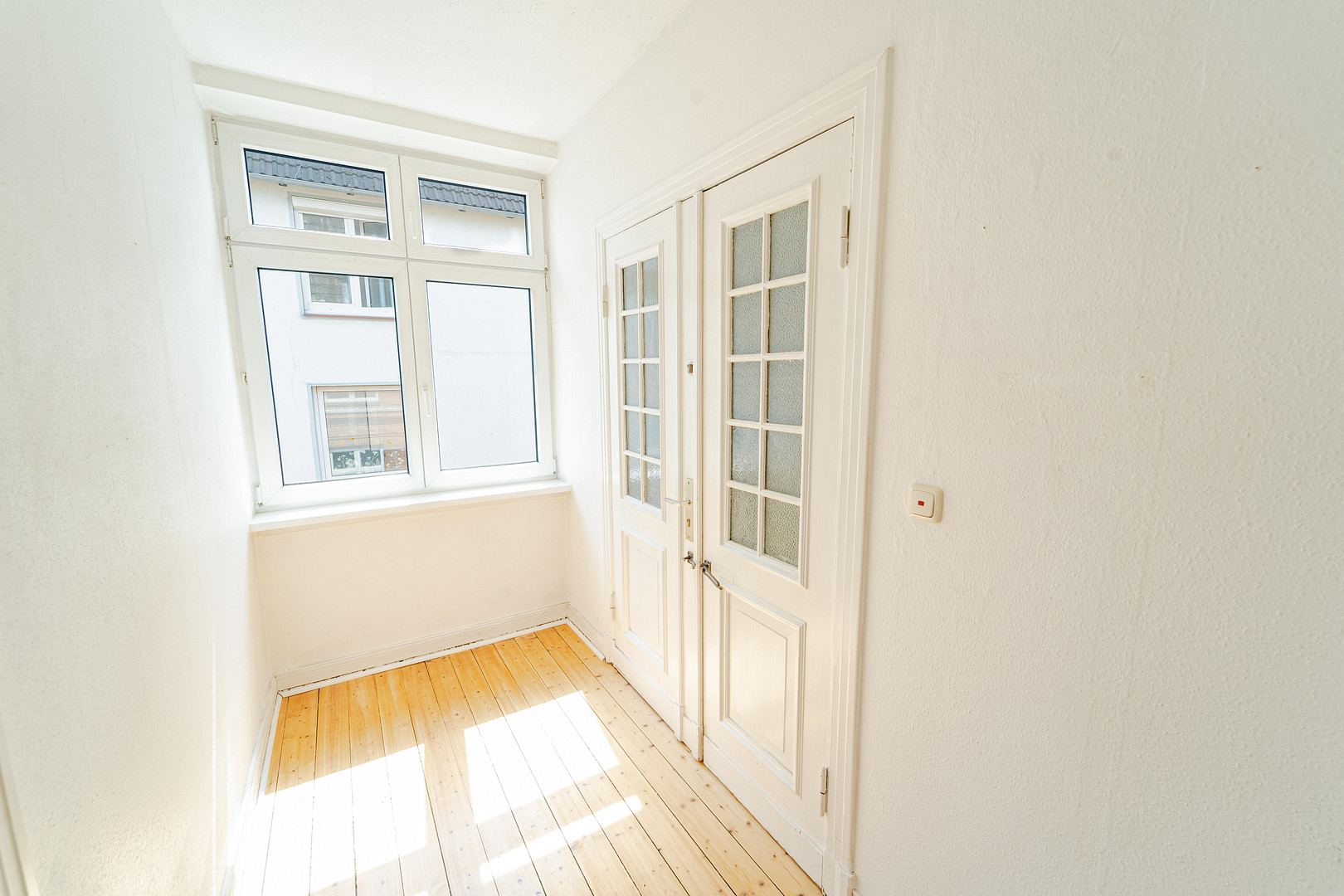 Zwischen Stadt & Ruhe – 3-Zimmer-Altbau mit Balkonidylle – Schwartauer Allee 121, 23554 Lübeck(Holstentor Nord) – Vorschaubild 3