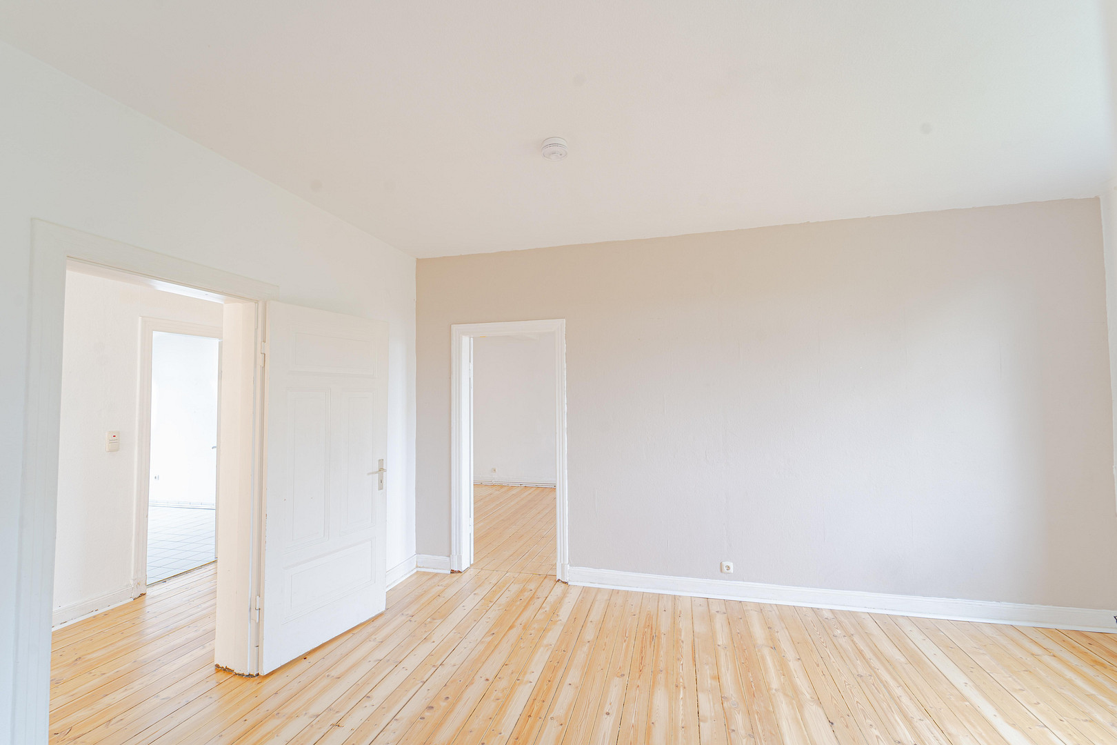 Zwischen Stadt & Ruhe – 3-Zimmer-Altbau mit Balkonidylle – Schwartauer Allee 121, 23554 Lübeck(Holstentor Nord) – Vorschaubild 5
