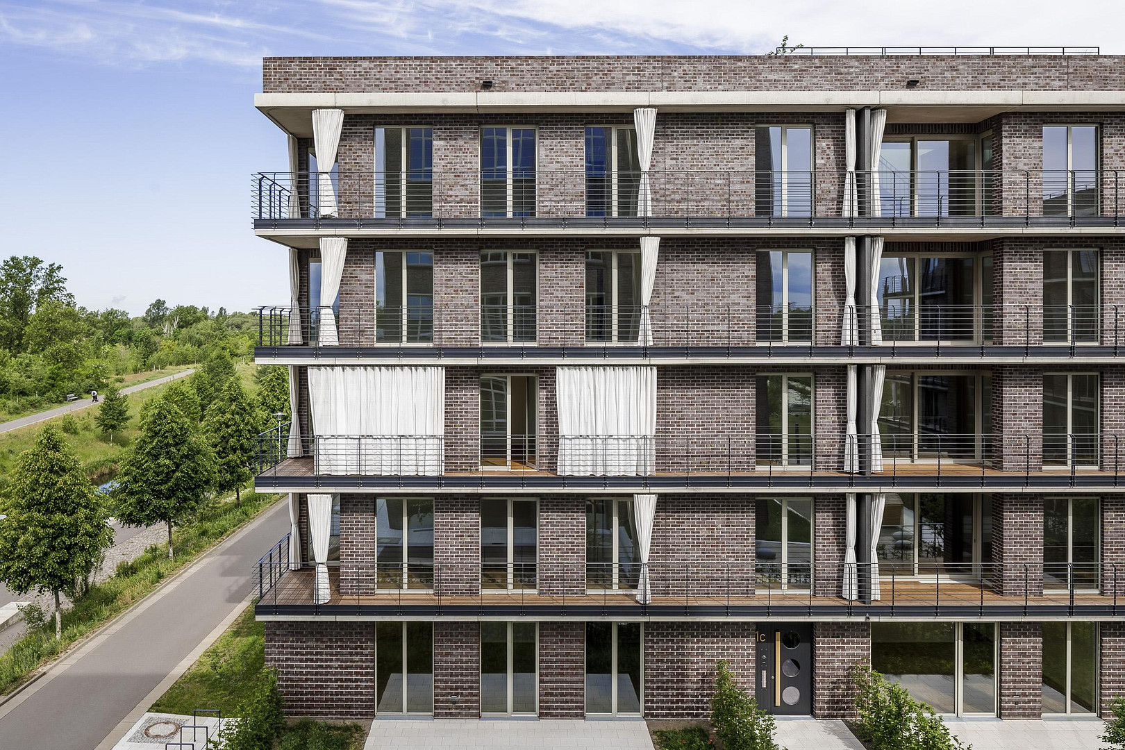 Penthousewohnung mit Wasserblick – Hafenstraße 1c, 4179 Leipzig(Neulindenau) – Vorschaubild 3