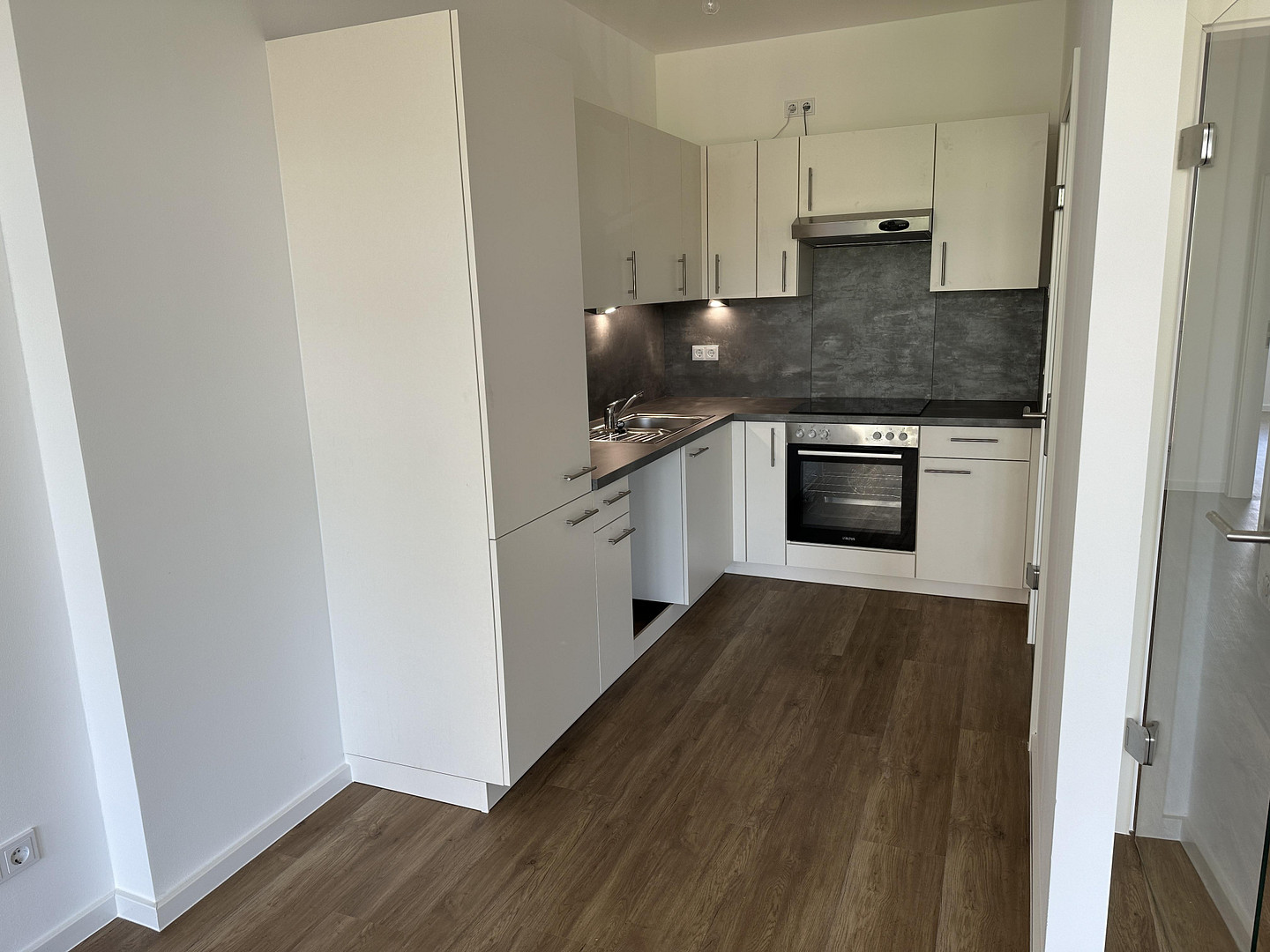 Renovierte 3 - Zimmer Wohnung direkt am Rotkreuzplatz – Nymphenburger Straße 166, 80634 München(Neuhausen) – Vorschaubild 3