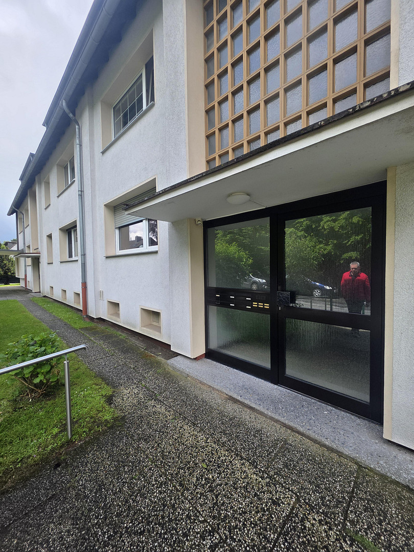 Große Wohnung die auch in 2 Wohnungen umgewandelt werden kann – 45476 Mülheim an der Ruhr(Styrum) – Vorschaubild 2