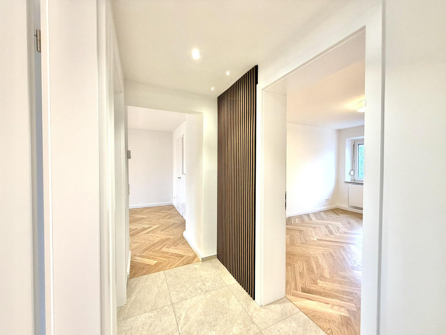 Erstbezug nach Sanierung: Stilvolle 2,5-Zi.-Wohnung im 2. OG in Augsburg-Lechhausen – Augsburg(Lechhausen) – Vorschaubild 2