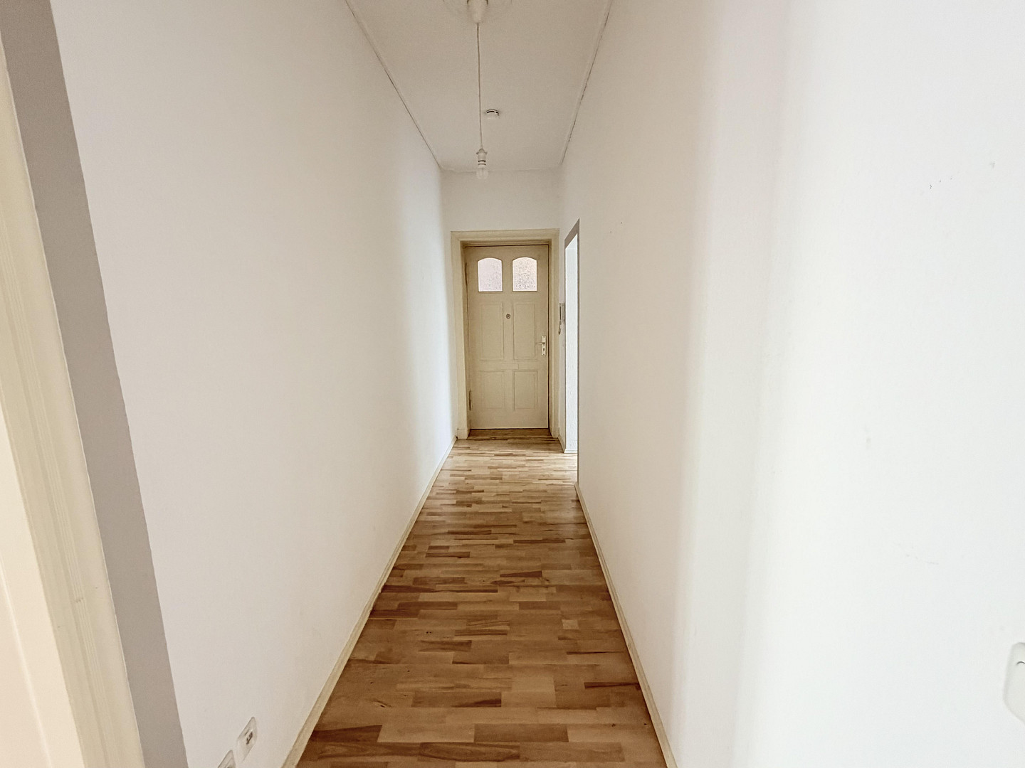 Modernisiert & bezugsfertig: Helle 2-Zimmer-Altbauwohnung mit Balkon in gepflegter Lage – Schnellerstraße 54, 12439 Berlin(Niederschöneweide) – Vorschaubild 8