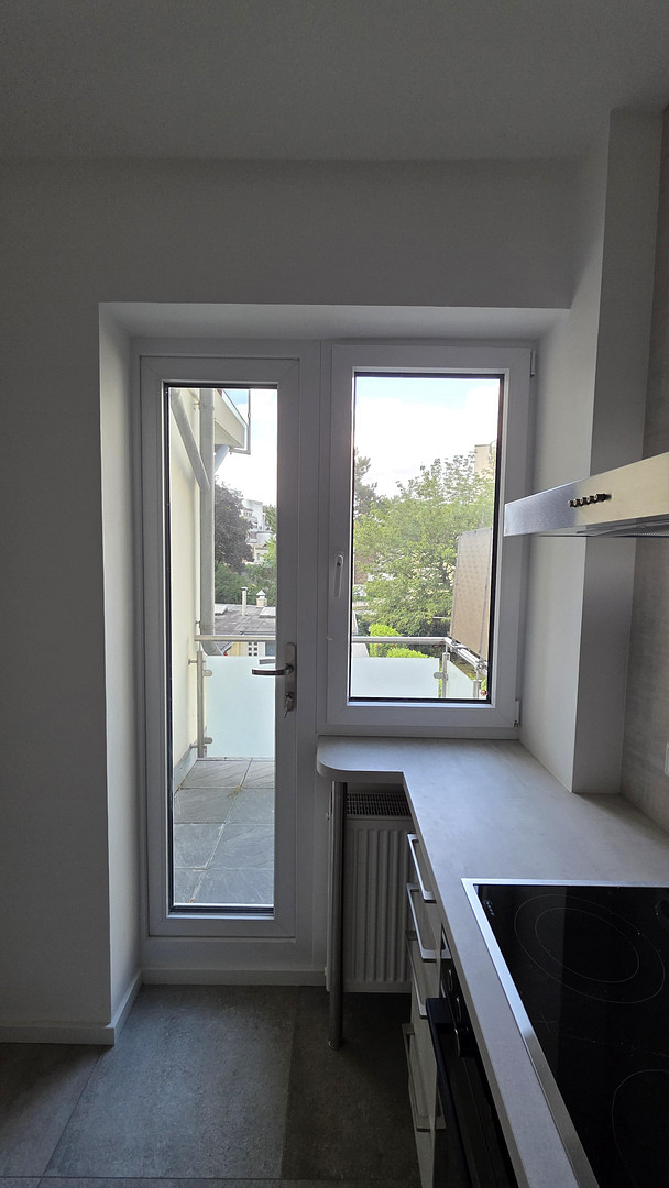 Lichtdurchflutete Wohnung mit 2 Balkonen (Erstbezug nach Komplettsanierung mit Einbauküche) – Düsseldorf(Unterbilk) – Vorschaubild 4
